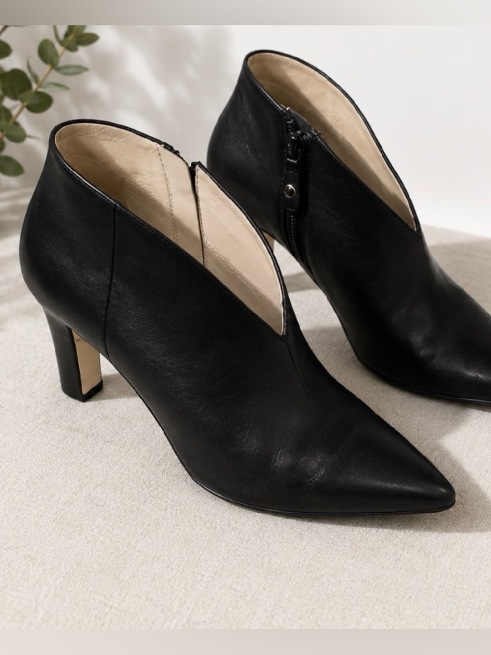 Cole Haan Viana 75 Black Leather Pointed Toe Deep-V Booties Size 8.5B